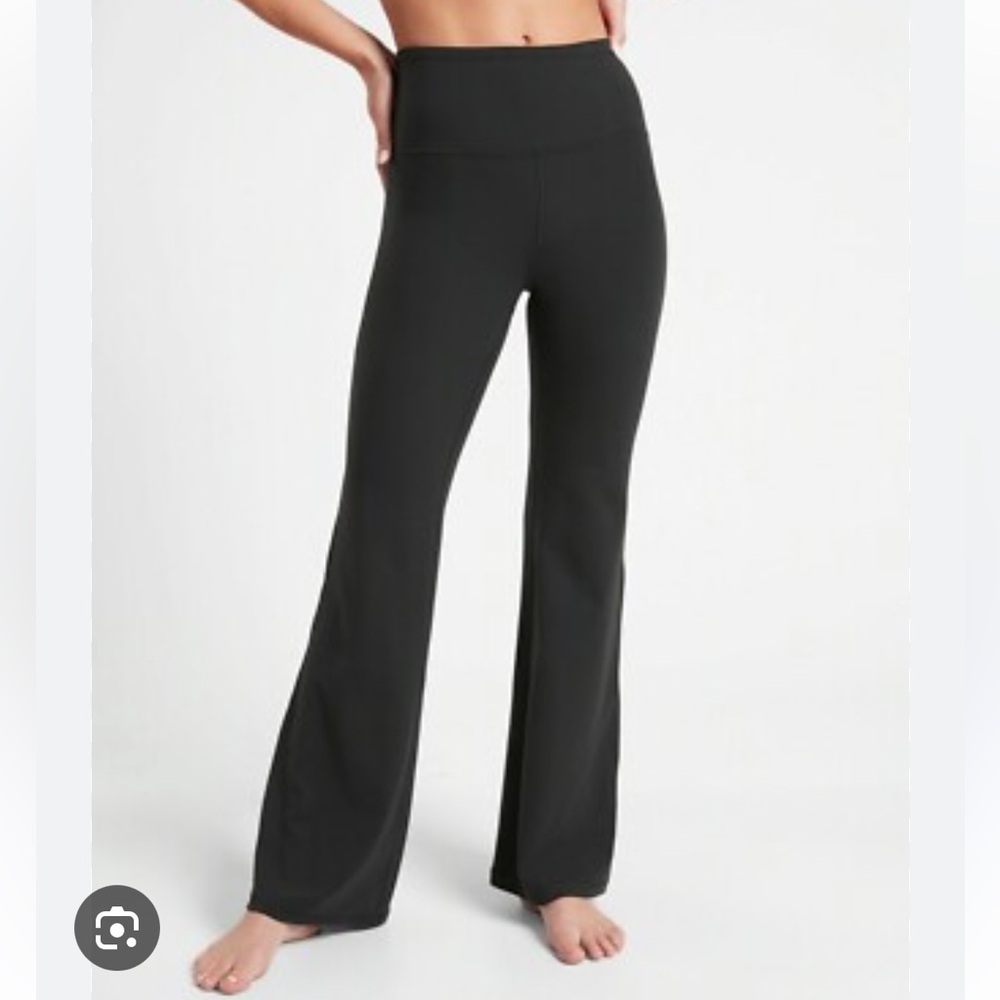 NWT Athleta Elation Flare Leggings Black Size M